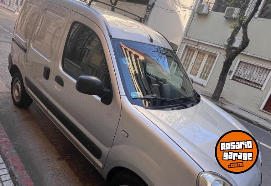 Utilitarios - Renault Kangoo 2016 GNC 77000Km - En Venta