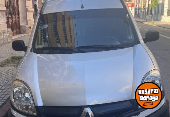 Utilitarios - Renault Kangoo 2016 GNC 77000Km - En Venta