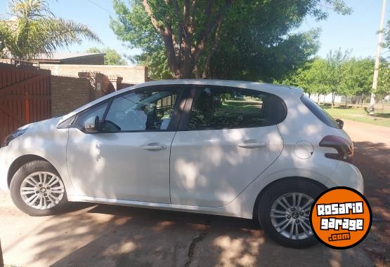 Autos - Peugeot 208 2020 GNC 63000Km - En Venta