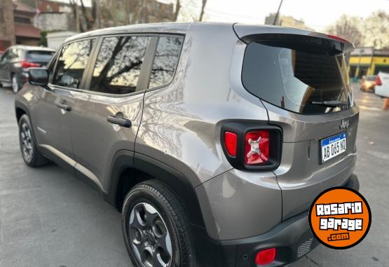 Camionetas - Jeep RENEGADE SPORT 2017 Nafta 113000Km - En Venta