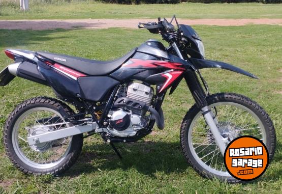 Motos - Honda Tornado 250 2024 Nafta 2000Km - En Venta