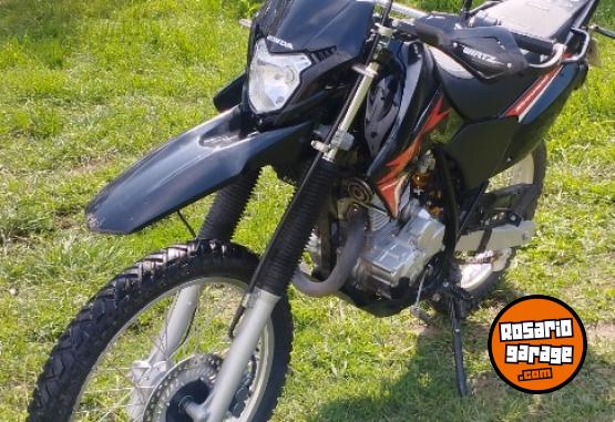 Motos - Honda Tornado 250 2024 Nafta 2000Km - En Venta