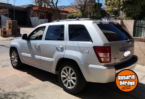 Camionetas - Jeep Grand Cherokee Overland 2010 GNC 129300Km - En Venta