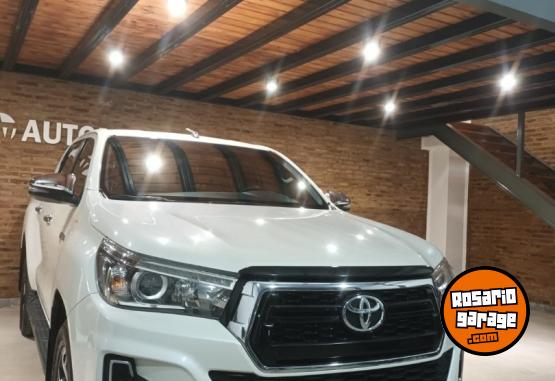 Camionetas - Toyota Hilux SRX 2019 Diesel 107000Km - En Venta