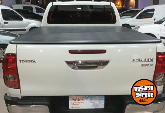 Camionetas - Toyota Hilux SRX 2019 Diesel 107000Km - En Venta