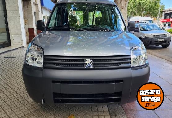 Utilitarios - Peugeot Partner Furgon 2024 Nafta 0Km - En Venta