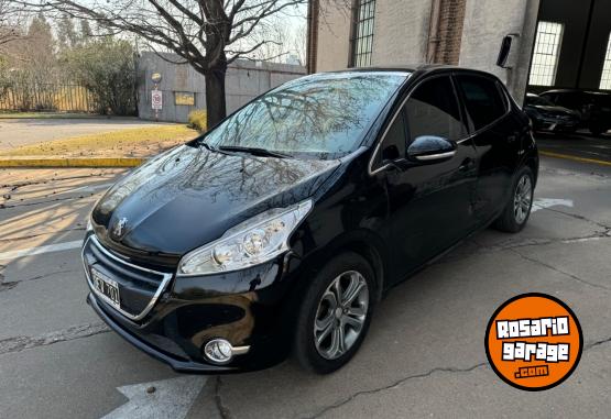 Autos - Peugeot 208 2014 Nafta 92000Km - En Venta