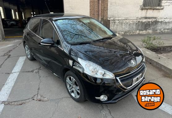 Autos - Peugeot 208 2014 Nafta 92000Km - En Venta