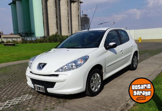 Autos - Peugeot 207 2015 Nafta 120000Km - En Venta