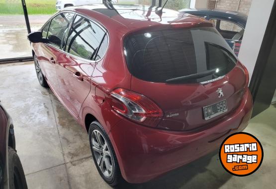 Autos - Peugeot 208 2016 Nafta 140000Km - En Venta