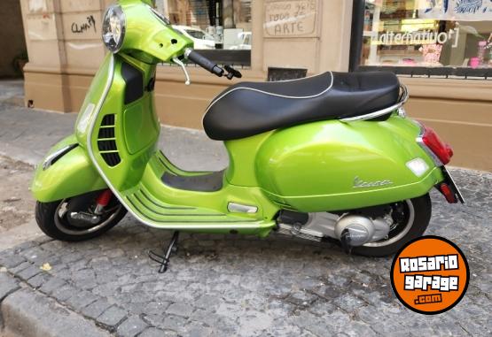 Motos - Vespa GTS 300 2020 Nafta 3650Km - En Venta