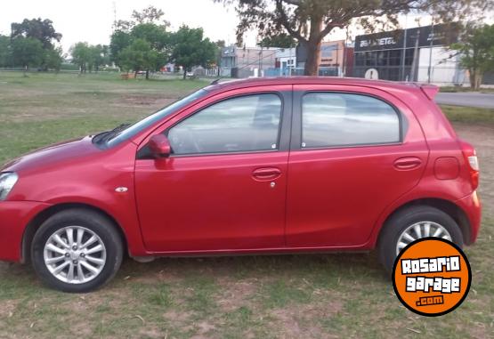 Autos - Toyota Etios 2014 Nafta 112000Km - En Venta