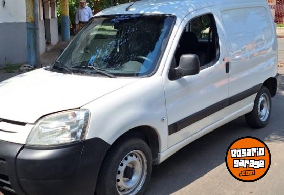 Utilitarios - Peugeot Partner 2015 Diesel 220000Km - En Venta