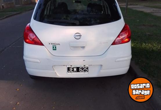 Autos - Nissan TIIDA VISIA 2010 Nafta 220000Km - En Venta