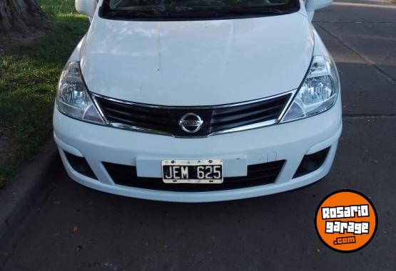 Autos - Nissan TIIDA VISIA 2010 Nafta 220000Km - En Venta