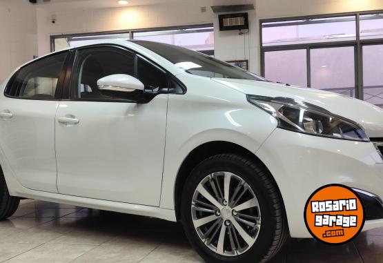 Autos - Peugeot 208 ALLURE 2017 Nafta 65156Km - En Venta