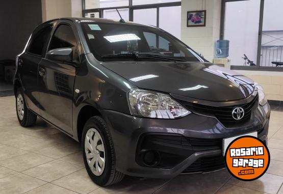 Autos - Toyota ETIOS X 2022 Nafta 73153Km - En Venta