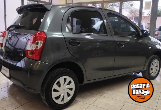 Autos - Toyota ETIOS X 2022 Nafta 73153Km - En Venta