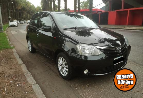 Autos - Toyota ETIOS XLS M/T 2015 Nafta 97000Km - En Venta