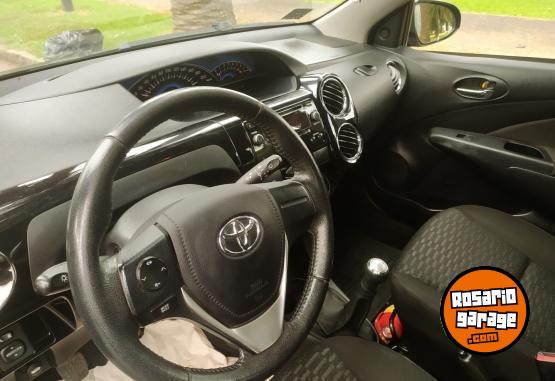 Autos - Toyota ETIOS XLS M/T 2015 Nafta 97000Km - En Venta