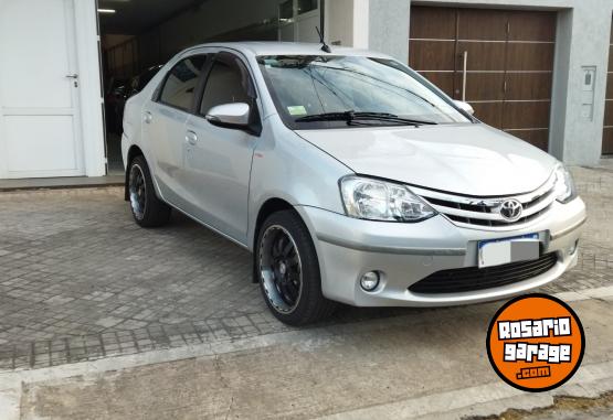 Autos - Toyota ETIOS XLS 2016 Nafta 50000Km - En Venta