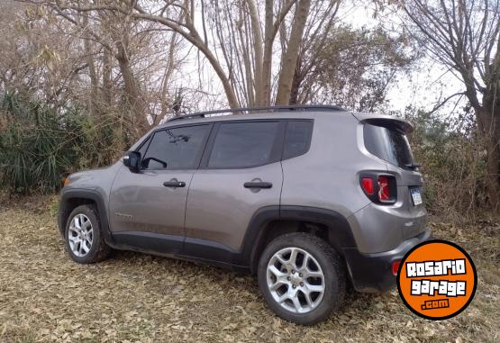 Camionetas - Jeep RENEGADE 2018 Nafta 88000Km - En Venta