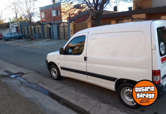 Utilitarios - Peugeot Partner hdi 2018 Diesel 150000Km - En Venta