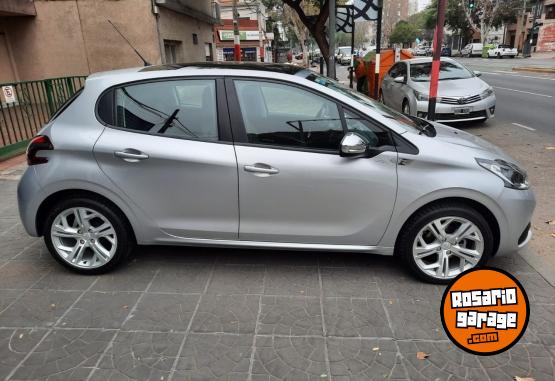 Autos - Peugeot 208 urban tech 2019 Nafta 20000Km - En Venta