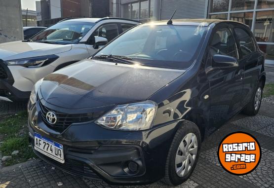 Autos - Toyota Etios X 5 puertas 2023 Nafta 47616Km - En Venta