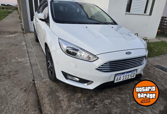 Autos - Ford Focus titanium 2016 Nafta 108000Km - En Venta