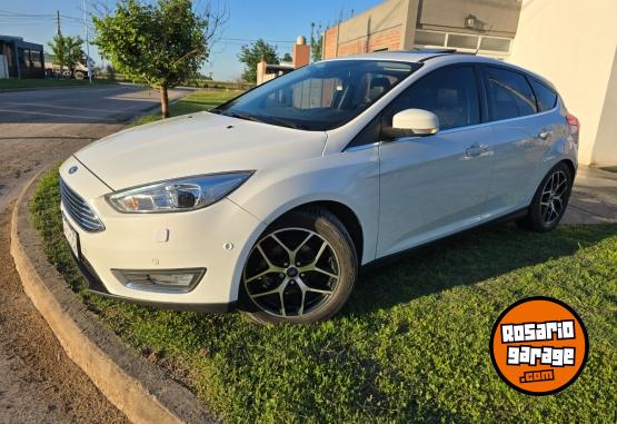 Autos - Ford Focus titanium 2016 Nafta 108000Km - En Venta