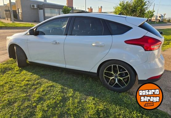 Autos - Ford Focus titanium 2016 Nafta 108000Km - En Venta