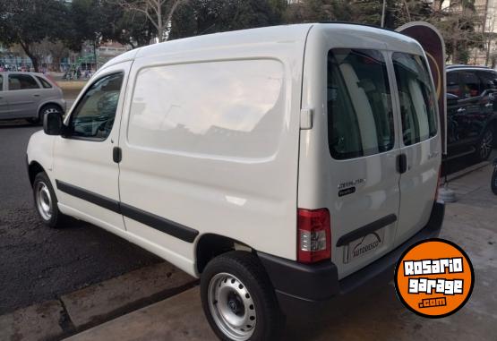 Utilitarios - Citroen Berlingo 2021 Diesel 14000Km - En Venta