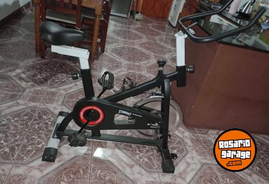 Deportes - Bicicleta fija poco uso - En Venta