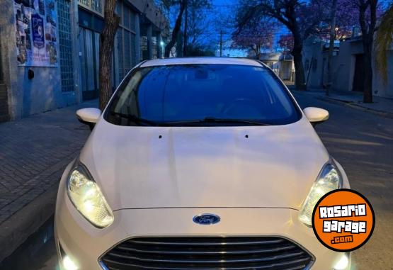 Autos - Ford Fiesta Titanium 2015 Nafta 102000Km - En Venta