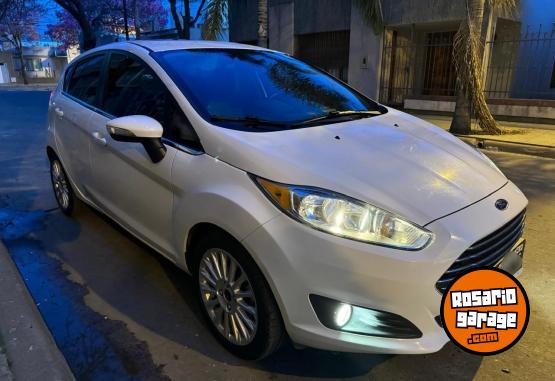 Autos - Ford Fiesta Titanium 2015 Nafta 102000Km - En Venta