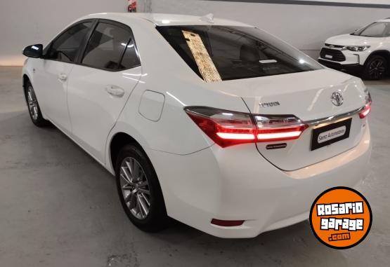 Autos - Toyota COROLLA XEI AT 2017 Nafta 65000Km - En Venta