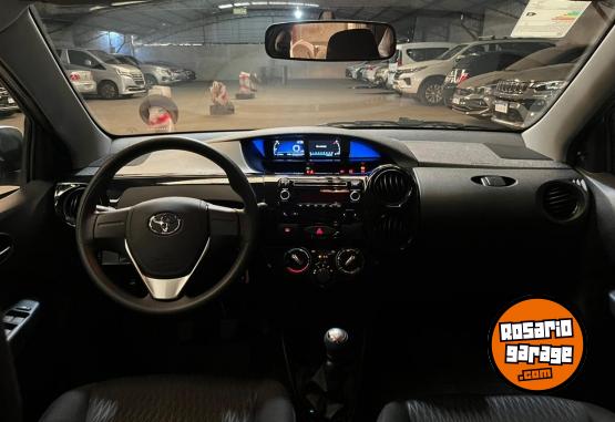 Autos - Toyota Etios 2023 Nafta 0Km - En Venta