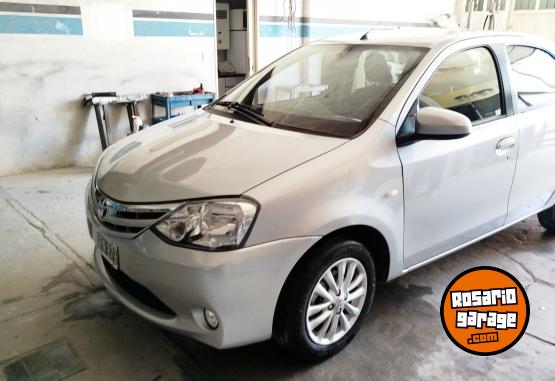 Autos - Toyota Etios 2014 Nafta 107000Km - En Venta