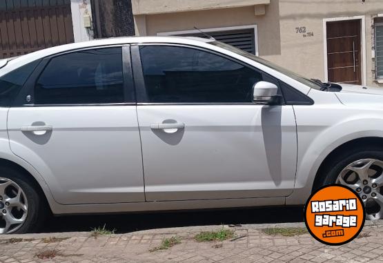 Autos - Ford Focus II Ghia 2012 Nafta 123000Km - En Venta