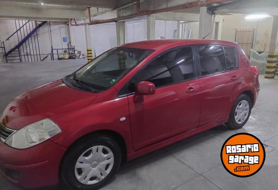 Autos - Nissan TIIDA - VISIA 2011 Nafta 180000Km - En Venta