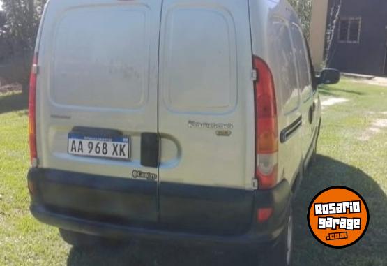 Utilitarios - Renault Kangoo 2017 GNC 96000Km - En Venta