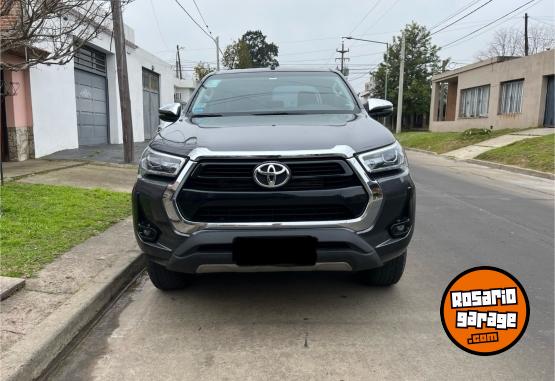 Camionetas - Toyota Hilux 2023 Diesel 33500Km - En Venta