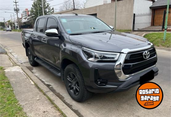 Camionetas - Toyota Hilux 2023 Diesel 33500Km - En Venta