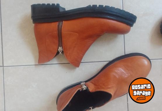 Indumentaria - Botas cuero - En Venta