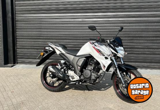 Motos - Yamaha FZ 15 2022 Nafta 8360Km - En Venta