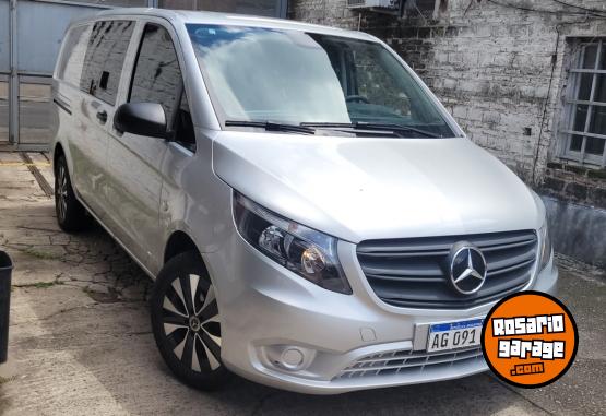 Utilitarios - Mercedes Benz Vito mixta plus 2023 Diesel 11000Km - En Venta