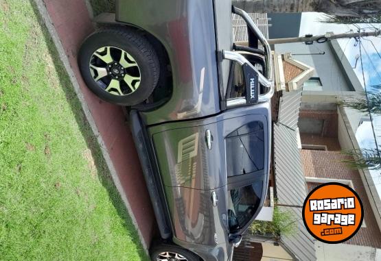 Camionetas - Toyota Hilux srx 2019 Diesel 17800Km - En Venta