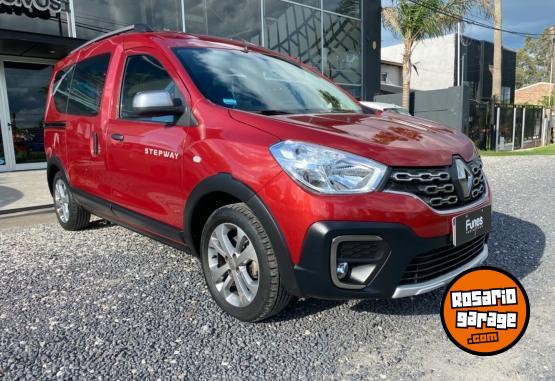 Utilitarios - Renault Kangoo II Stepway 1.6 2022 Nafta 9500Km - En Venta