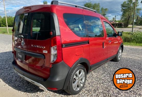 Utilitarios - Renault Kangoo II Stepway 1.6 2022 Nafta 9500Km - En Venta